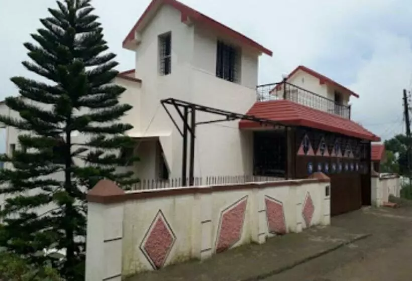 Hotelli Vamoose Laxmi Hill Resort