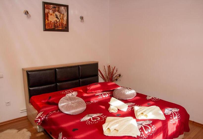 بنسيون Casa Albert Sinaia