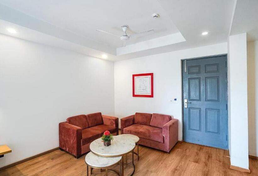 Fabhotel Prime Cloud 9