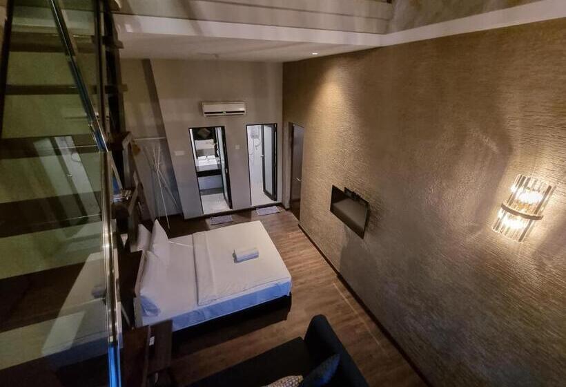 Miico Hotel @ Mount Austin