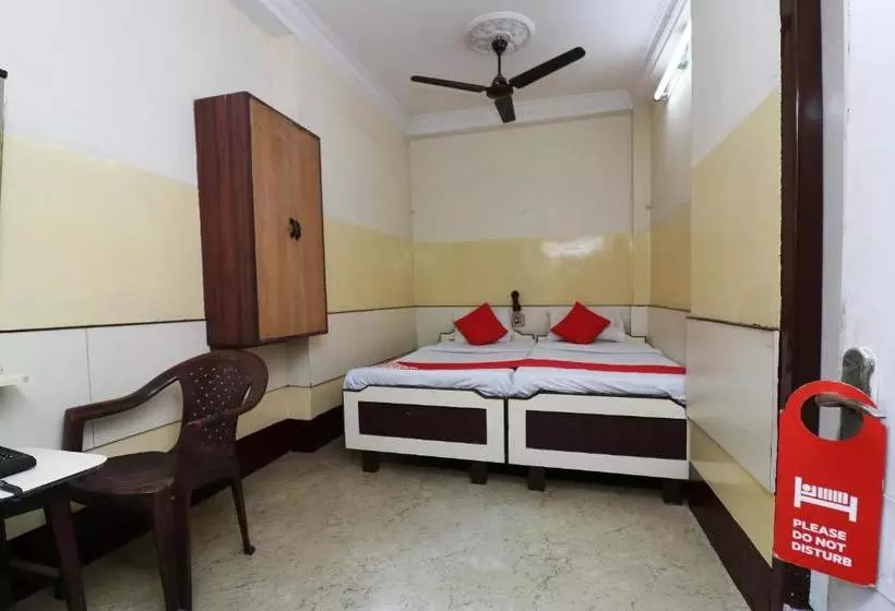 Oyo 28177 Hotel Amrita