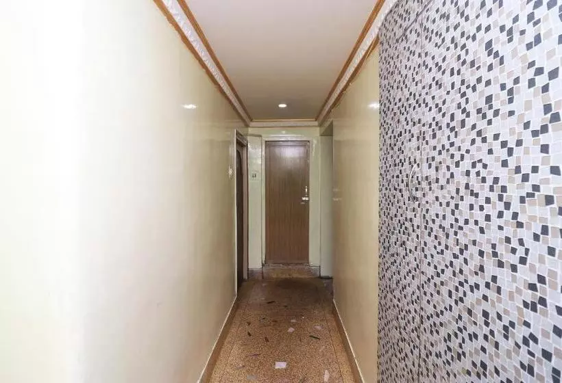 Oyo 28177 Hotel Amrita