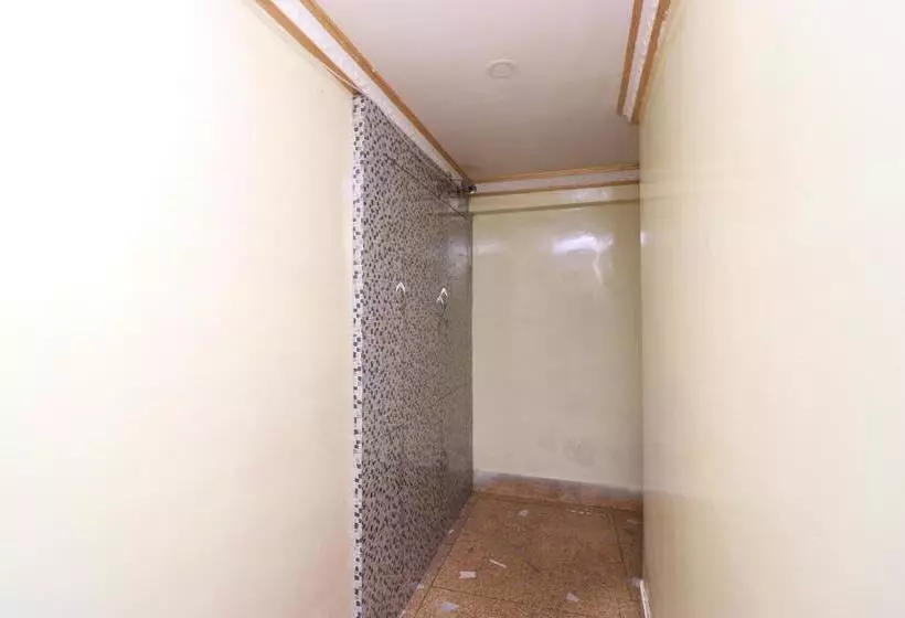 Oyo 28177 Hotel Amrita