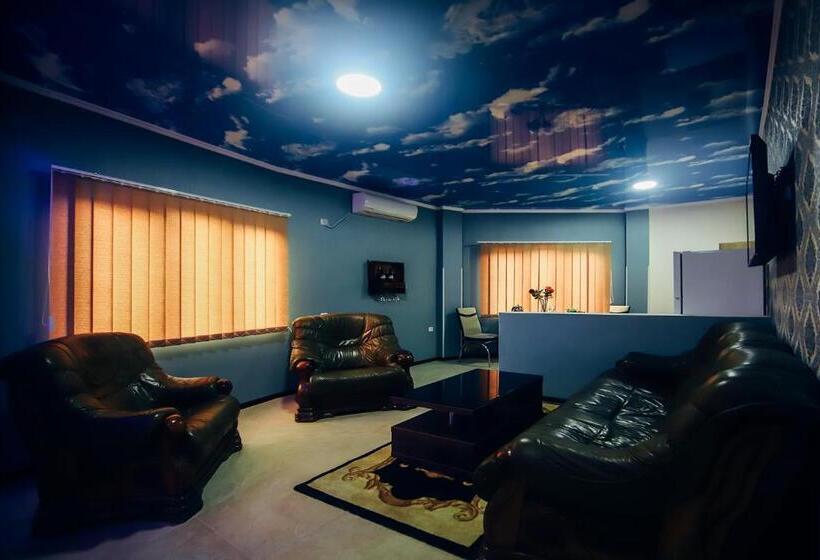 پانسیون Guest House Royal Comfort With Terrace