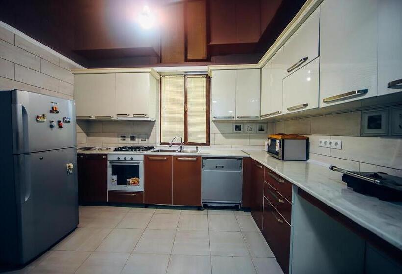 پانسیون Guest House Royal Comfort With Terrace