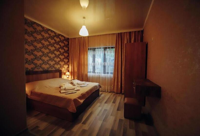 پانسیون Guest House Royal Comfort With Terrace