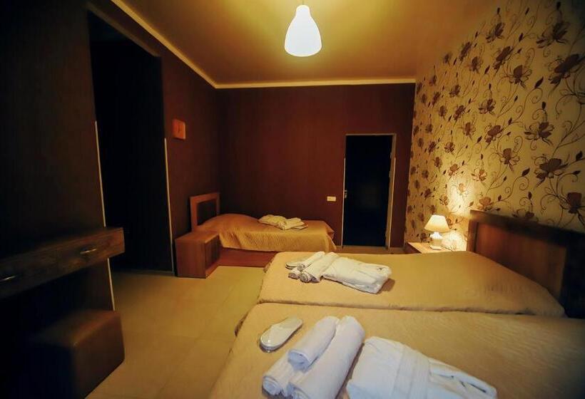 پانسیون Guest House Royal Comfort With Terrace