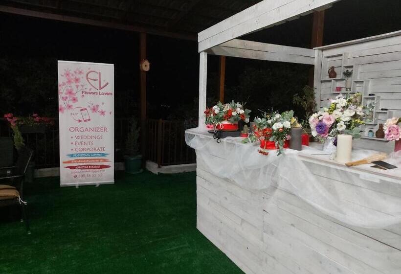 پانسیون Guest House Royal Comfort With Terrace