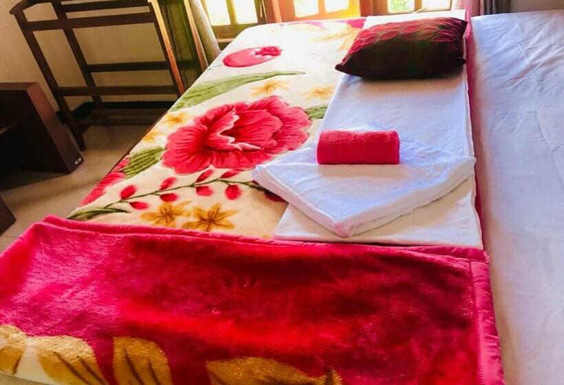 پانسیون Loversleap Bungalow