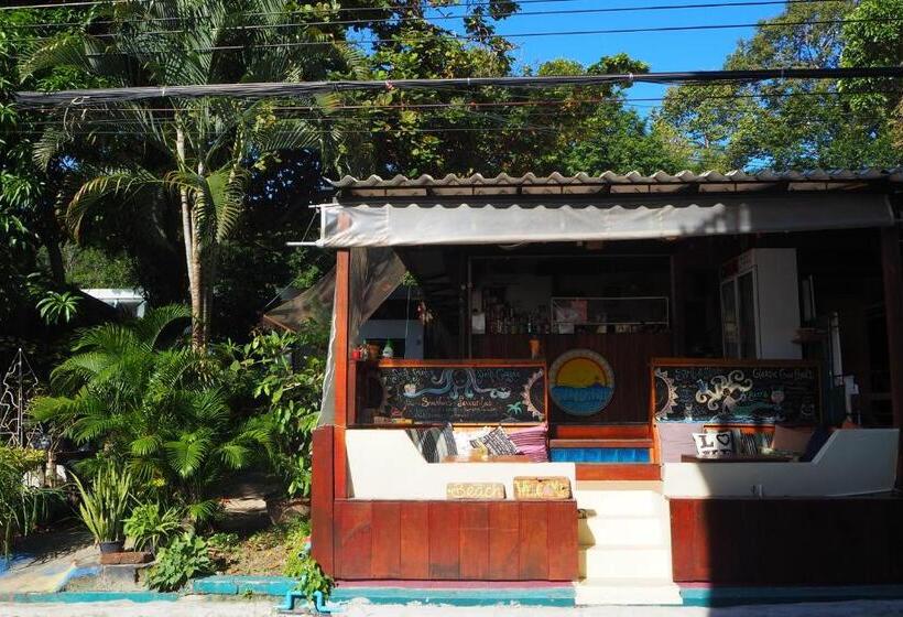 Sundaze Samet Bar & Hostel