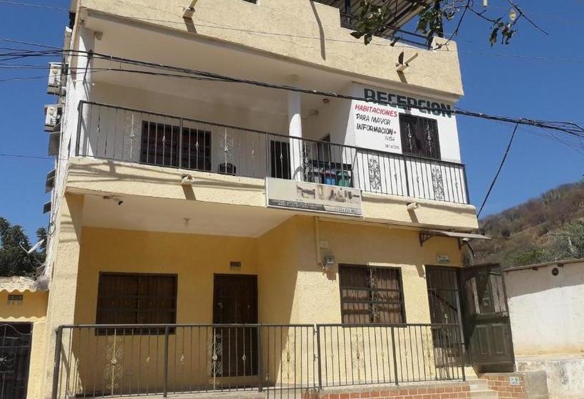 הוסטל Hostal Casa Yhoanny
