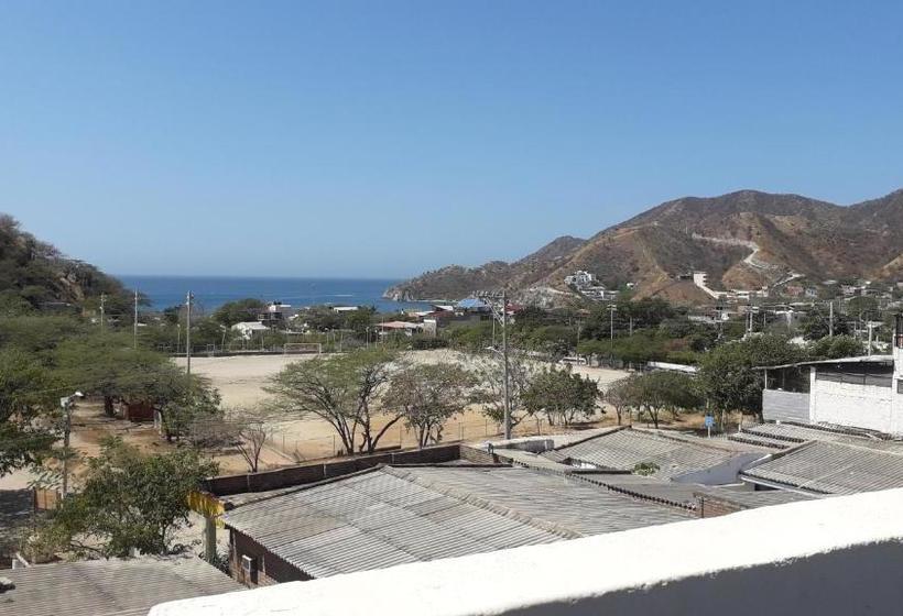 הוסטל Hostal Casa Yhoanny