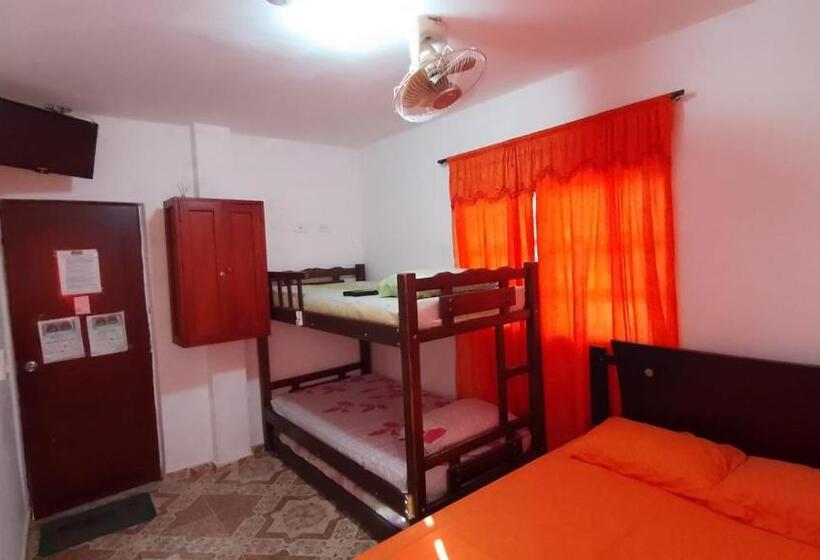 הוסטל Hostal Casa Yhoanny