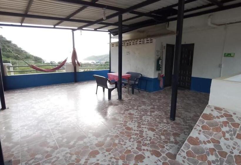 הוסטל Hostal Casa Yhoanny