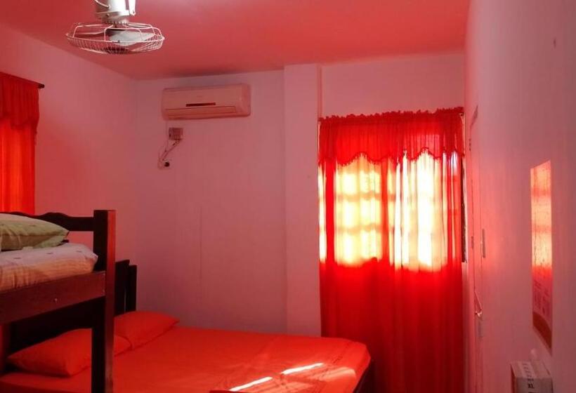 הוסטל Hostal Casa Yhoanny