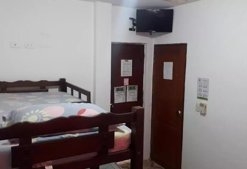 ユースホステル Hostal Casa Yhoanny