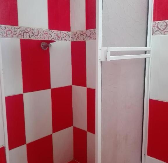 הוסטל Hostal Casa Yhoanny