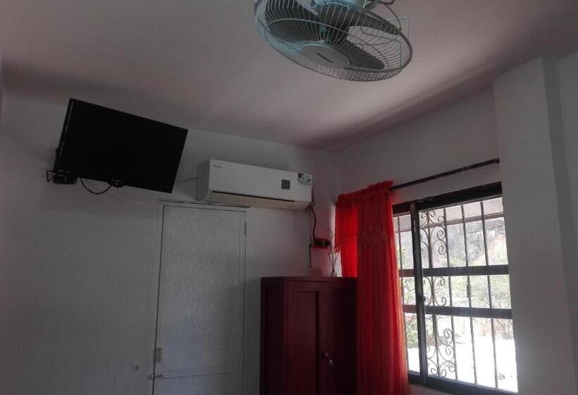 הוסטל Hostal Casa Yhoanny