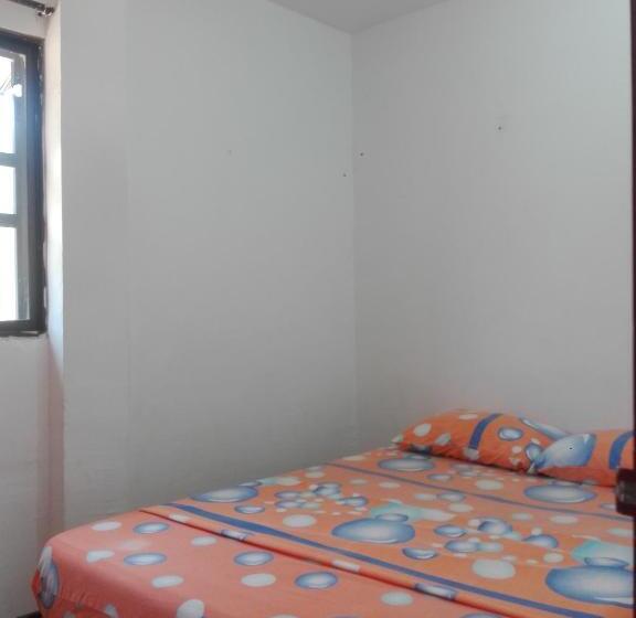 הוסטל Hostal Casa Yhoanny