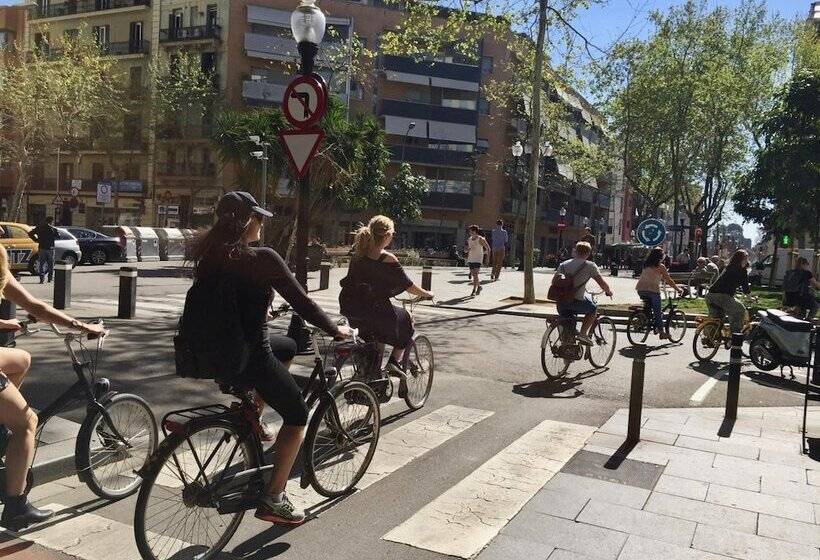 Bed and Breakfast Hostal Poblenou