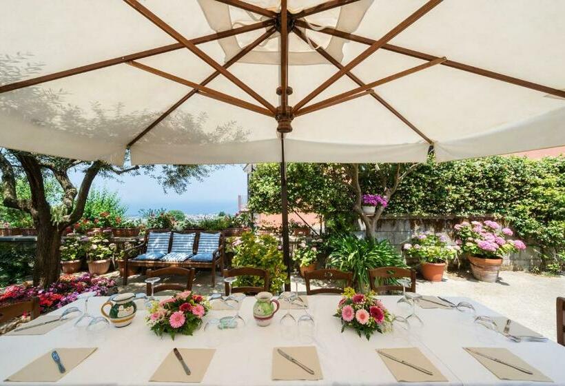 هتل Agriturismo Antico Casale Colli Di San Pietro