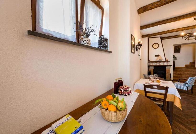 هتل Agriturismo Antico Casale Colli Di San Pietro