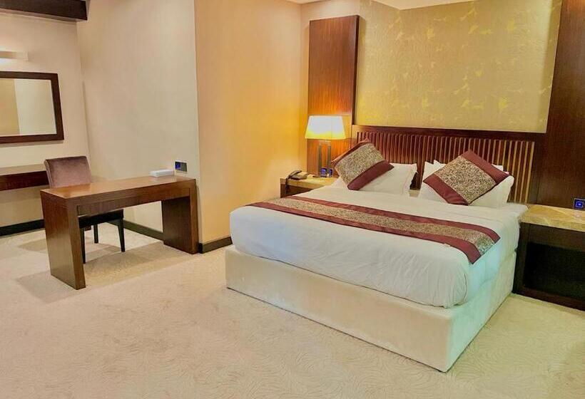 בית מלון כפרי Royale Signature