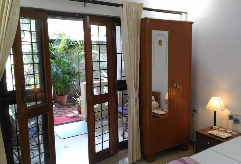 ペンション Alba Rooms Palolem Rosebuds