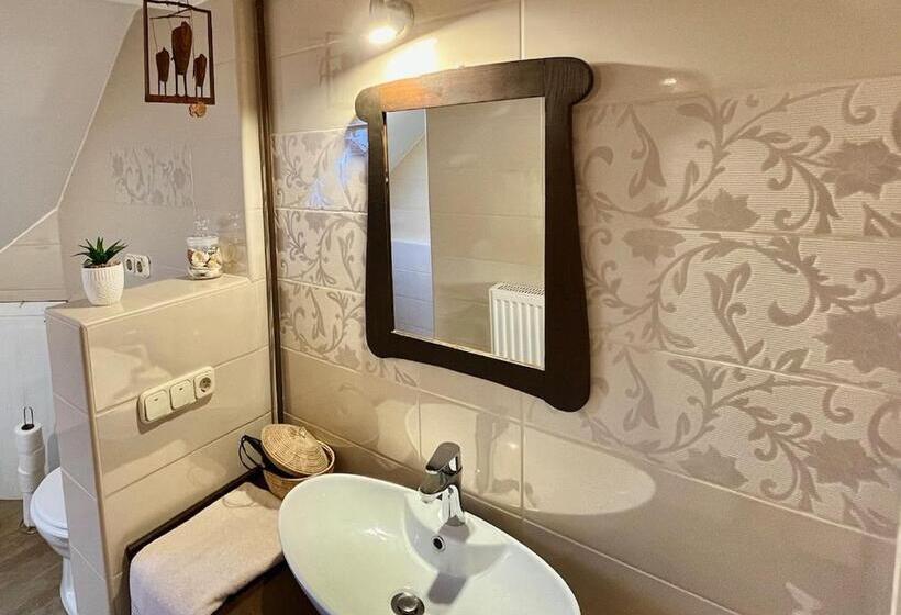 بنسيون Borbarátok Vendègház