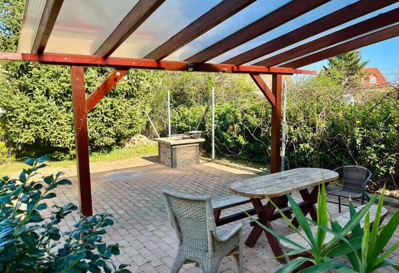 بنسيون Borbarátok Vendègház