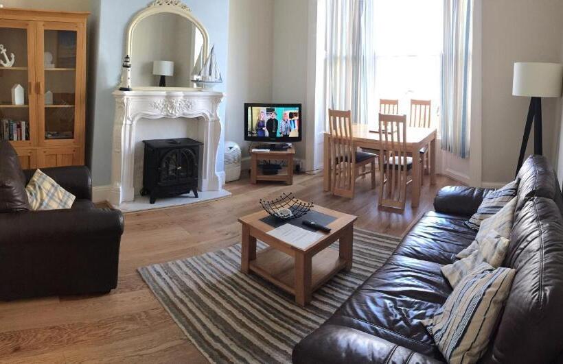 بنسيون Elizabeth House