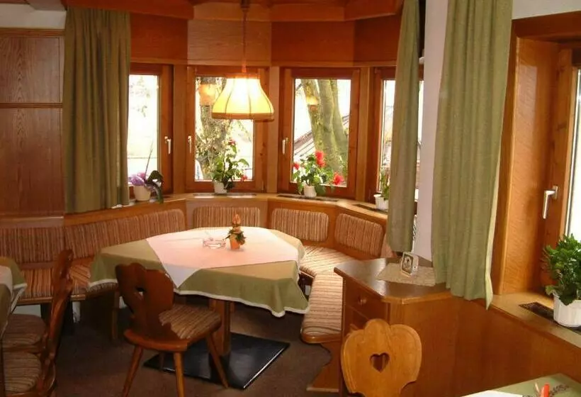 پانسیون Garni Mathonerhof