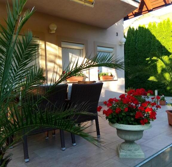 بنسيون Majláth Vendégház