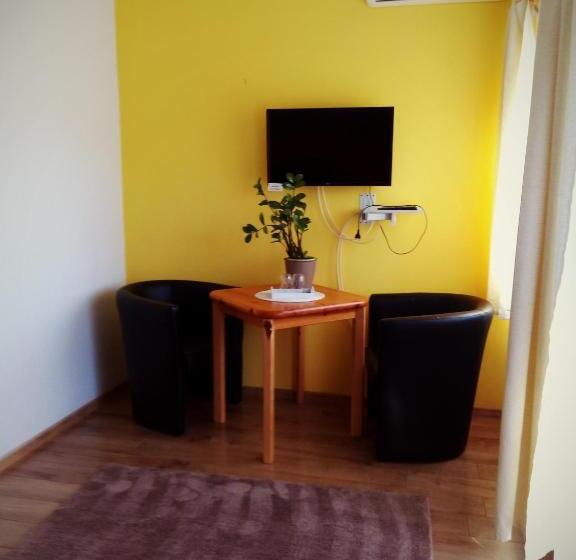 بنسيون Majláth Vendégház