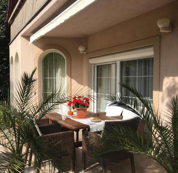 بنسيون Majláth Vendégház