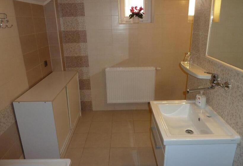 بنسيون Penzion Holiday