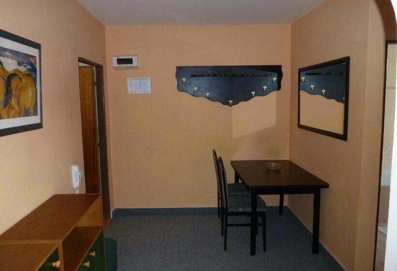 بنسيون Penzion Holiday