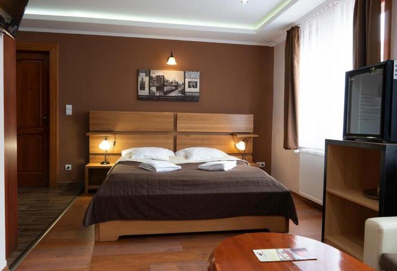 ペンション Viki Vendégház