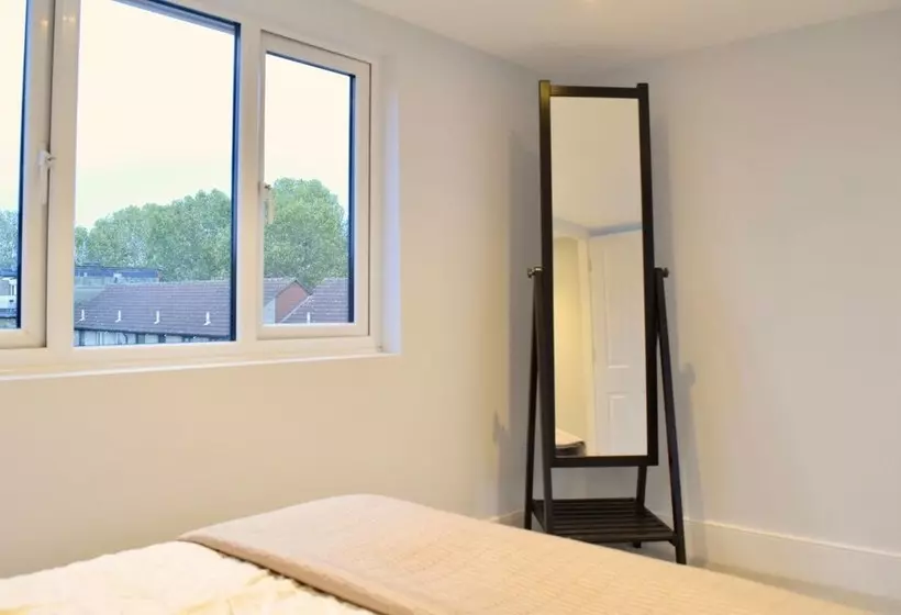 3 Bedroom House In Central London