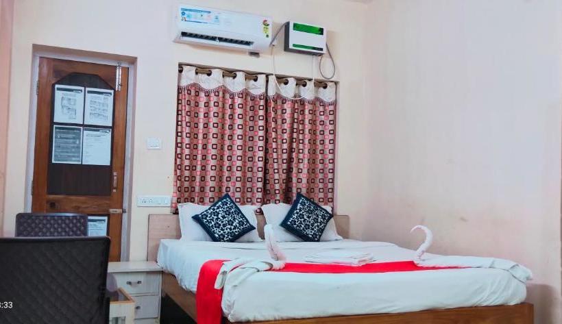 Hotel The Bay Suites