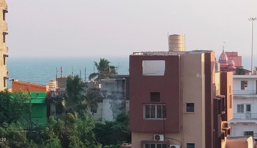 Hotel The Bay Suites