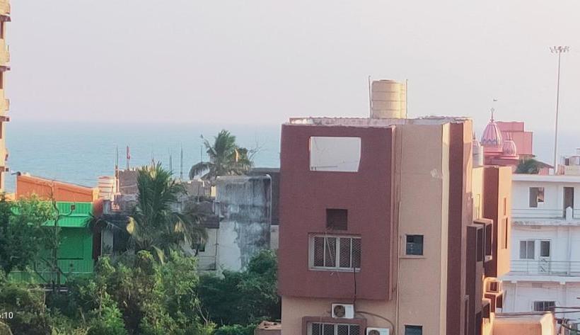 Hotel The Bay Suites