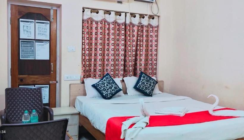 Hotel The Bay Suites