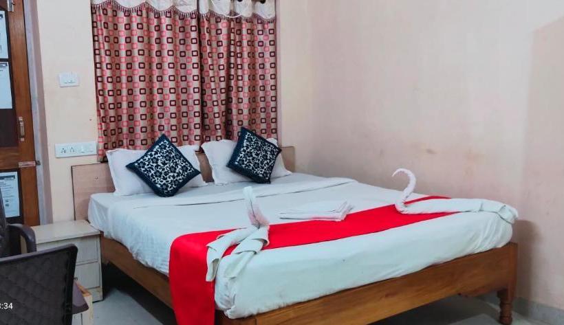 Hotel The Bay Suites