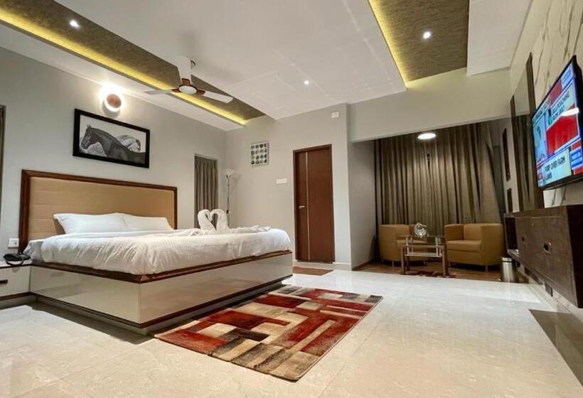 Отель Friday Inn