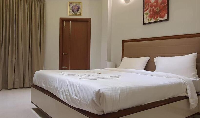 Отель Friday Inn