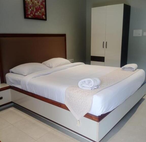 Отель Friday Inn