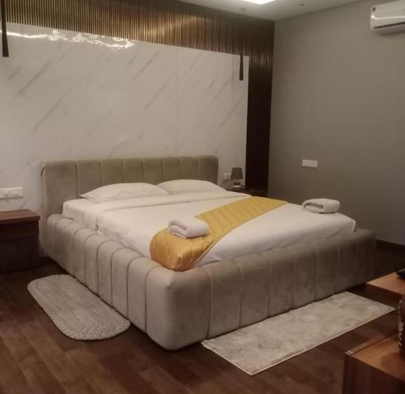 Отель Friday Inn