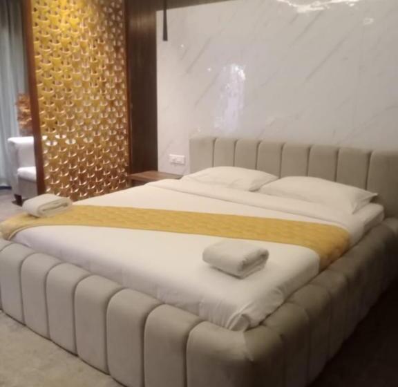 Отель Friday Inn