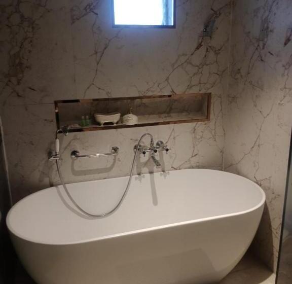 Отель Friday Inn